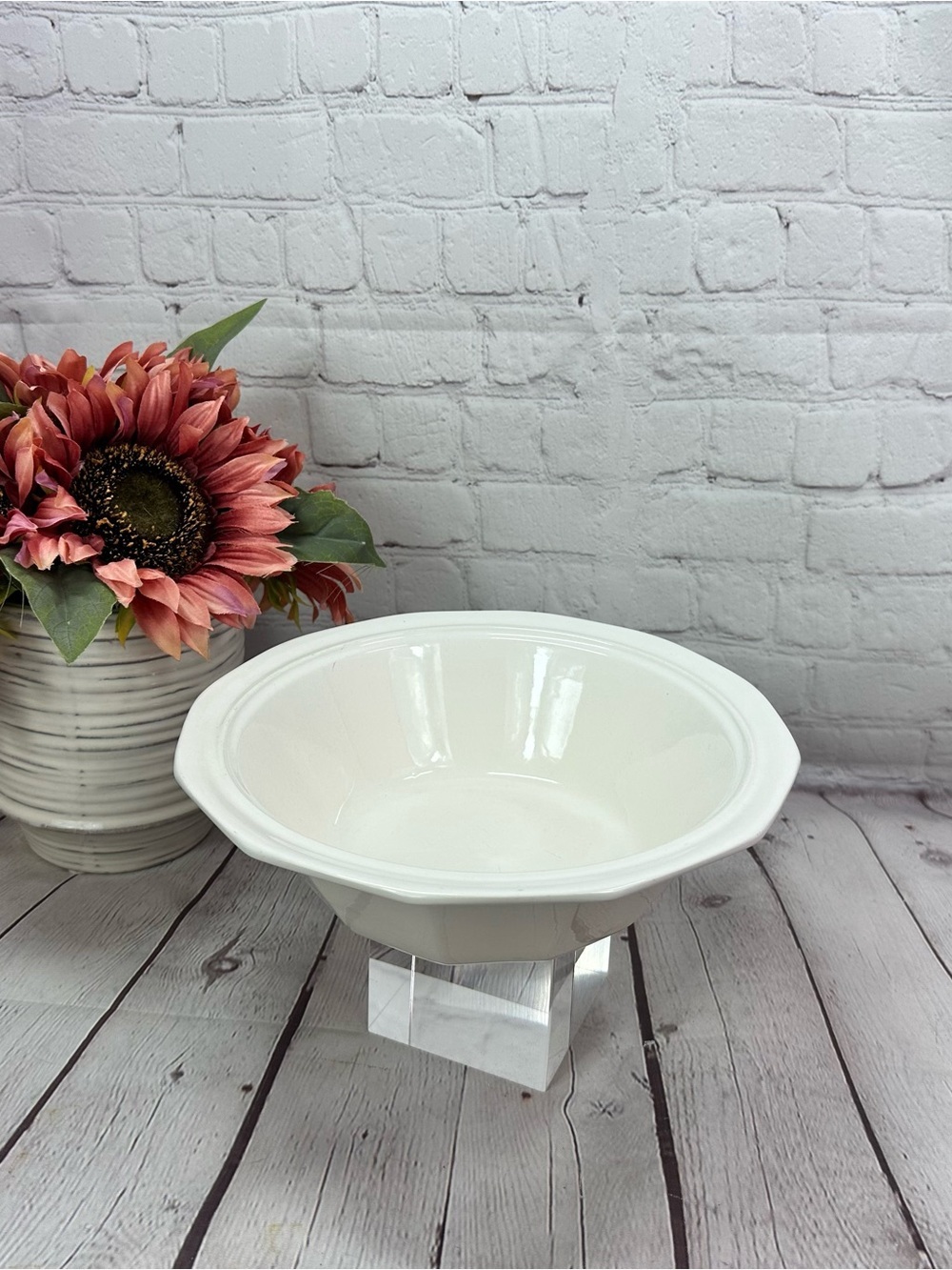 Pfaltzgraff  heritage white stoneware 9" Round Vegetable Bowl minimalist cottage